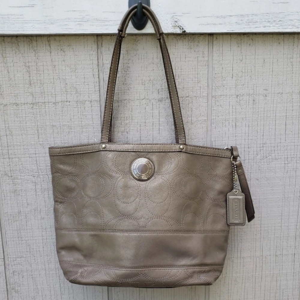 Vintage Coach - Coach Metallic Signature Leather Zip Up Lined Tote Shoulder Bag